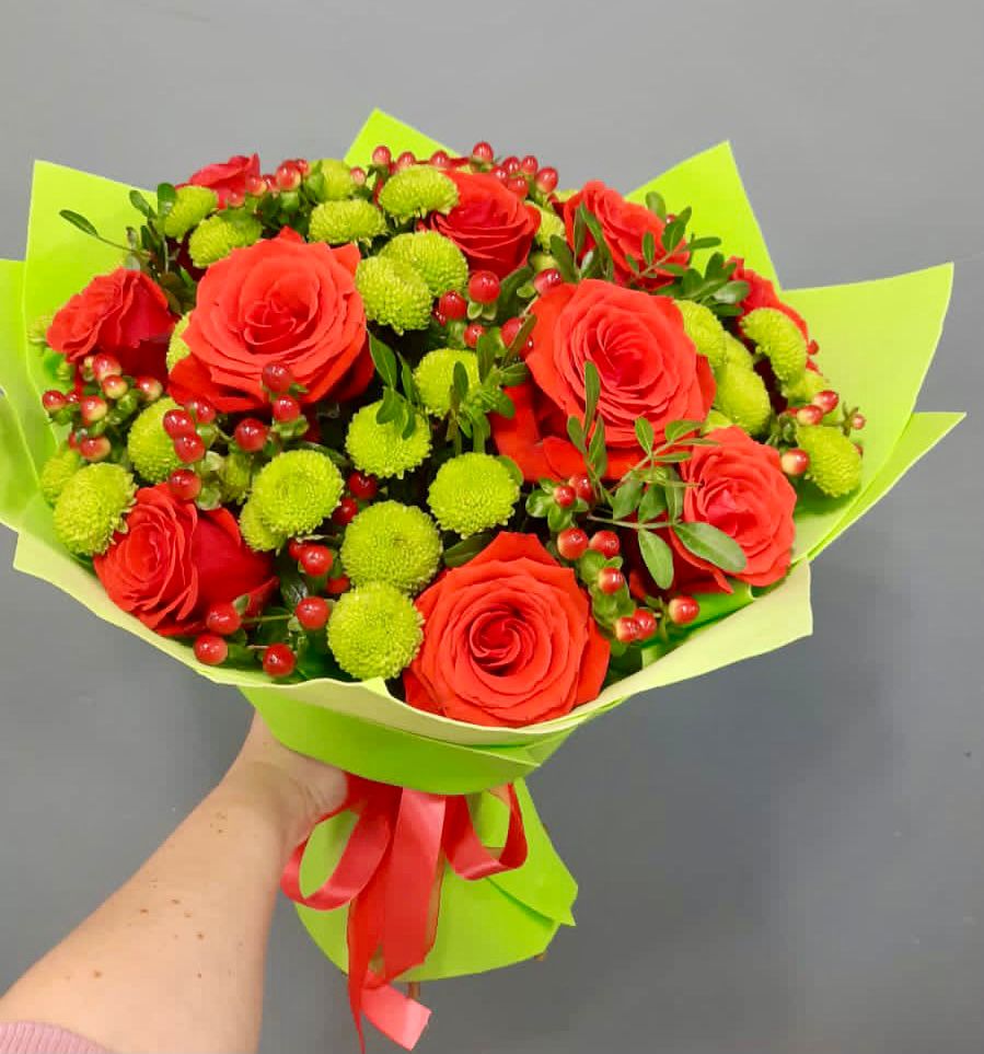 Букет цветов из: Хризантемы и Розы в Лебяжьем Кировской области