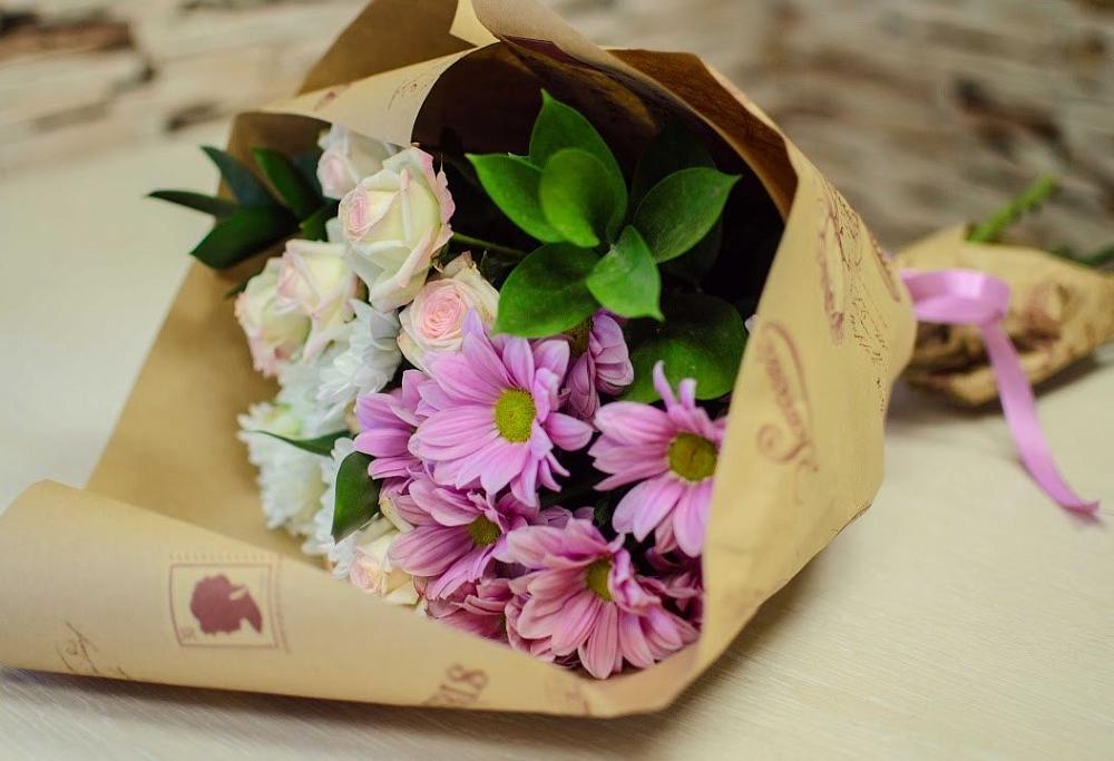 Букет цветов из: Розы и Хризантемы в Лебяжьем Кировской области