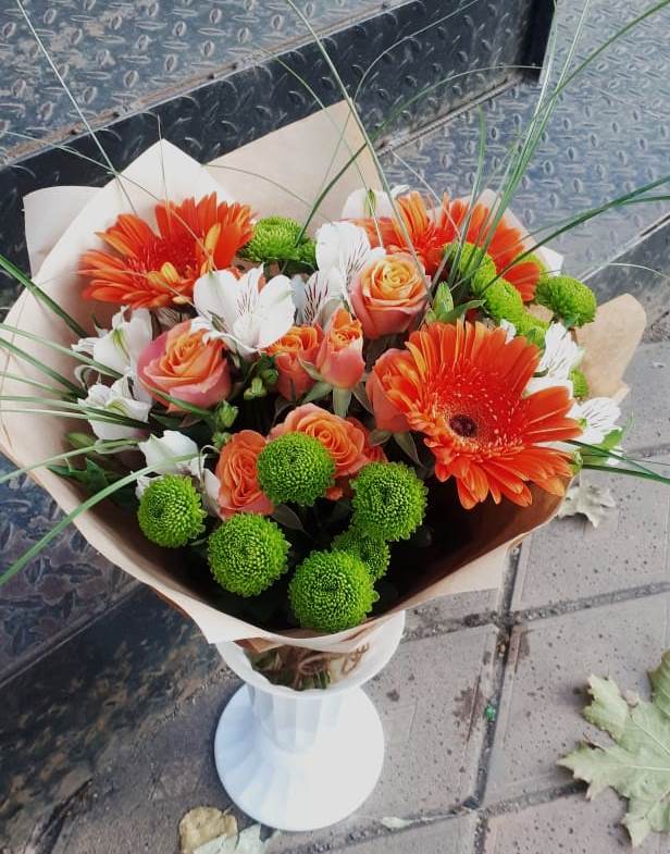 Букет цветов из: Герберы, Хризантемы, Альстромерии и Розы в Лебяжьем Кировской области