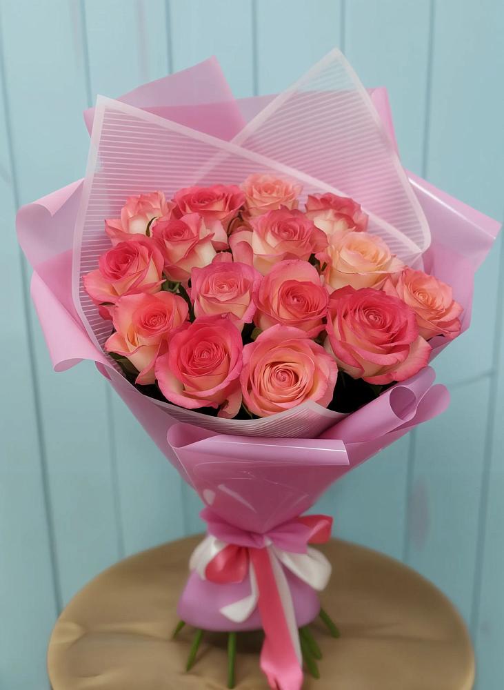 Букет 15 Розовых роз Равель в Лебяжьем Кировской области