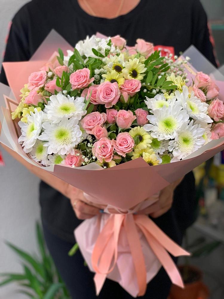 Букет цветов из: Розы и Хризантемы в Лебяжьем Кировской области