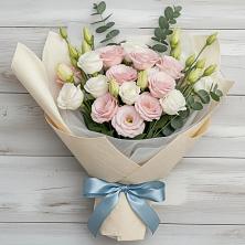 Букет цветов из:  Лизиантусы в Лебяжьем Кировской области