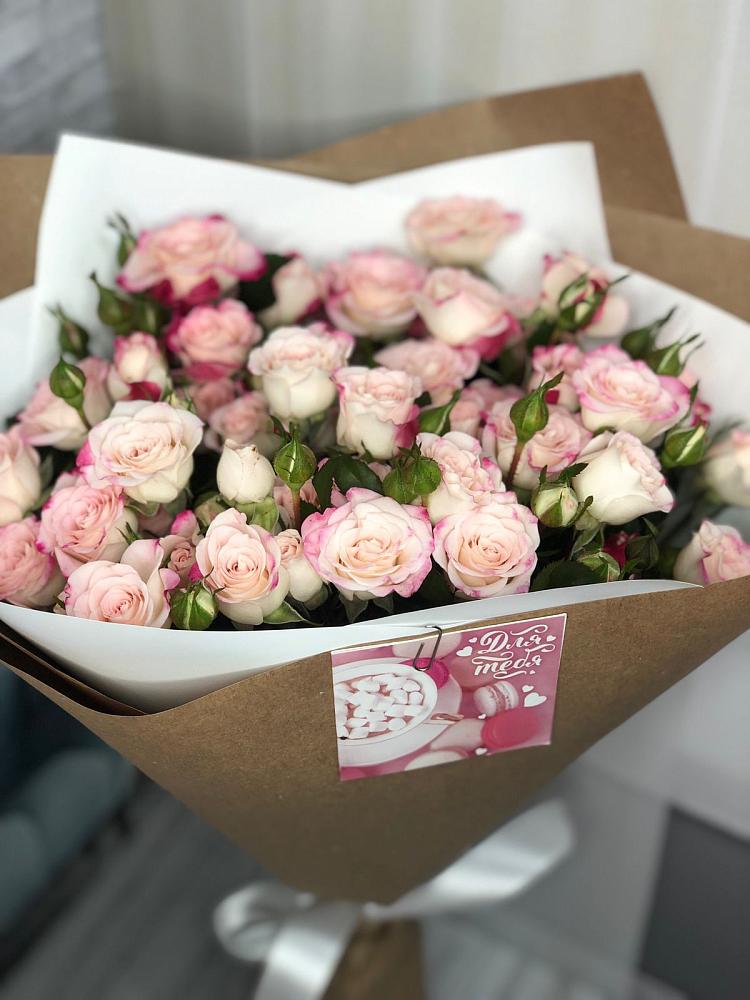 Букет цветов из: Розы в Лебяжьем Кировской области