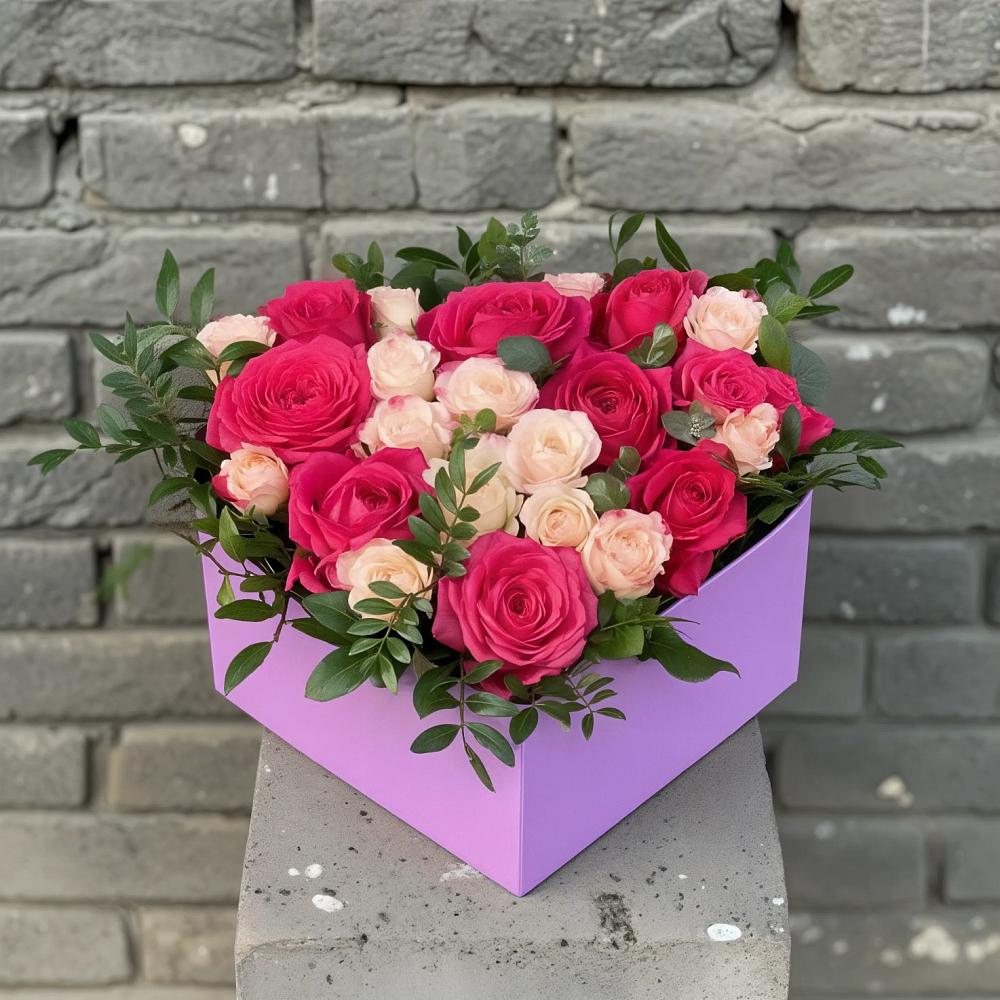 Цветочная композиция из Розы в коробке в Лебяжьем Кировской области
