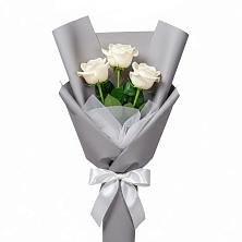 Букет 3 белые розы в Лебяжьем Кировской области