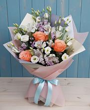 Букет цветов из:  Лизиантусы, Розы, Альстромерии и Гипсофила в Лебяжьем Кировской области