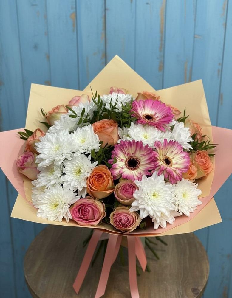 Букет цветов из: Розы, Герберы и Хризантемы в Лебяжьем Кировской области