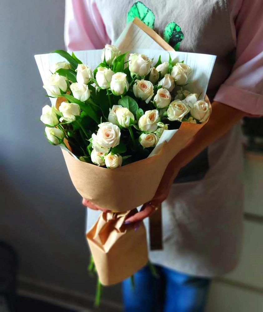 Букет цветов из: Розы в Лебяжьем Кировской области
