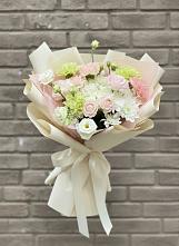 Букет цветов из:  Гвоздики, Розы, Лизиантусы и Хризантемы #REPLACE_PRED# Лебяжьем Кировской области