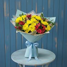 Букет цветов из:  Альстромерии и Хризантемы в Лебяжьем Кировской области