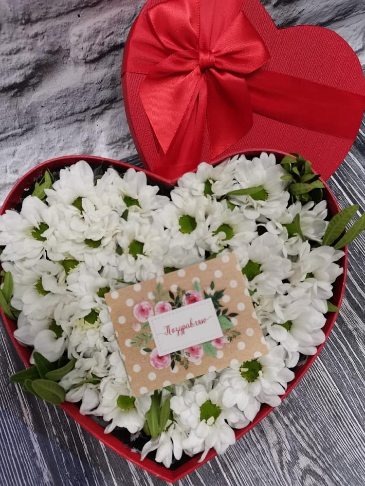 Цветочная композиция из Хризантемы в виде сердца в Лебяжьем Кировской области