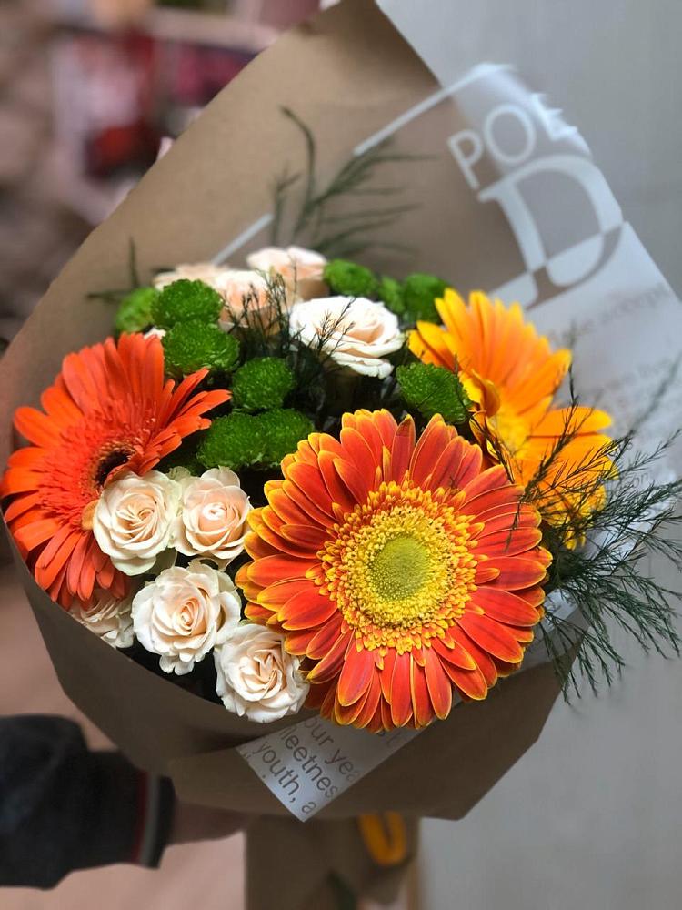 Букет цветов из: Герберы, Хризантемы и Розы в Лебяжьем Кировской области