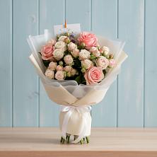 Букет цветов из:  Розы в Лебяжьем Кировской области