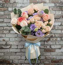 Букет цветов из:  Розы, Лизиантусы и Гвоздики в Лебяжьем Кировской области