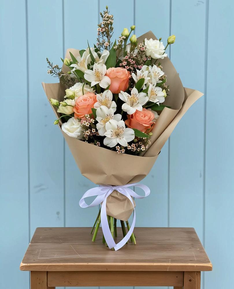 Букет цветов из: Альстромерии, Лизиантусы, Розы и Хризантемы в Лебяжьем Кировской области