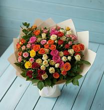 Букет Микс из разноцветных кустовых роз в Лебяжьем Кировской области