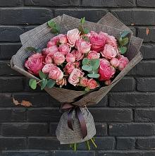 Букет цветов из:  Розы в Лебяжьем Кировской области