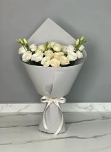 Букет цветов из:  Розы и Лизиантусы в Лебяжьем Кировской области